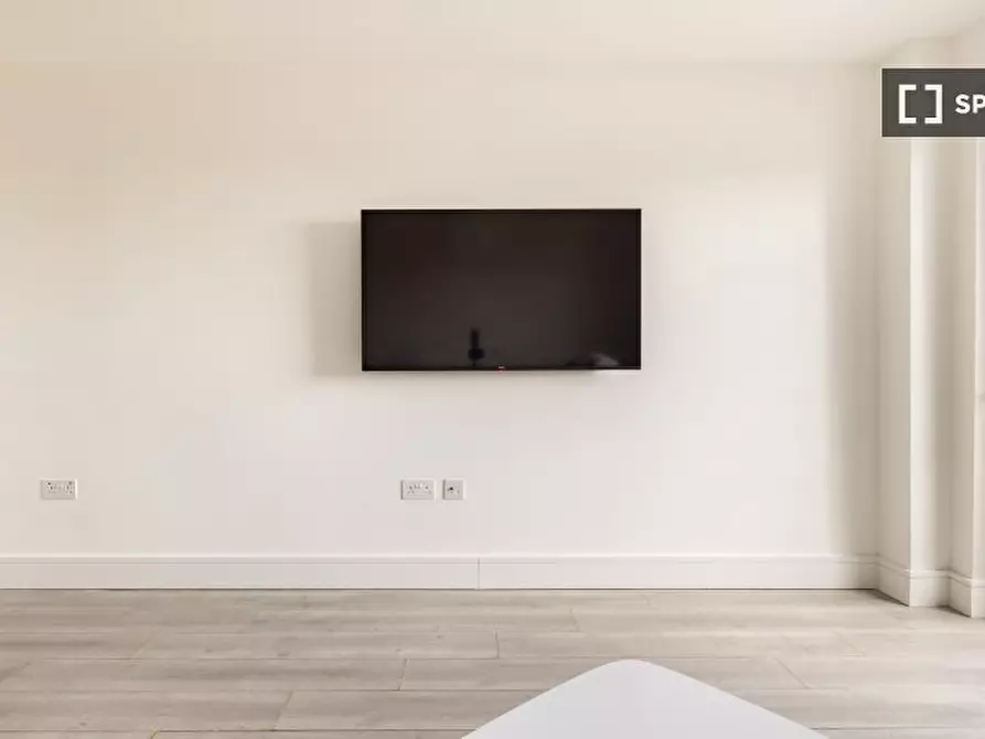 Immagine 4 di Appartamento in affitto  in Harlequin Ave a Hounslow