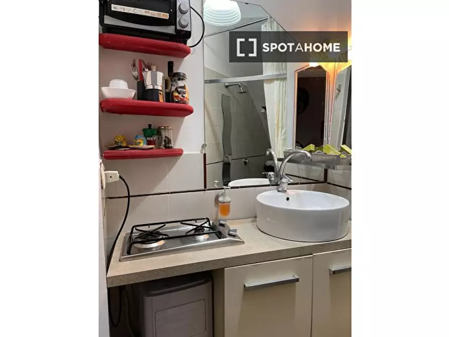 Immagine 9 di Appartamento in affitto  in Via Pellegrini a Napoli