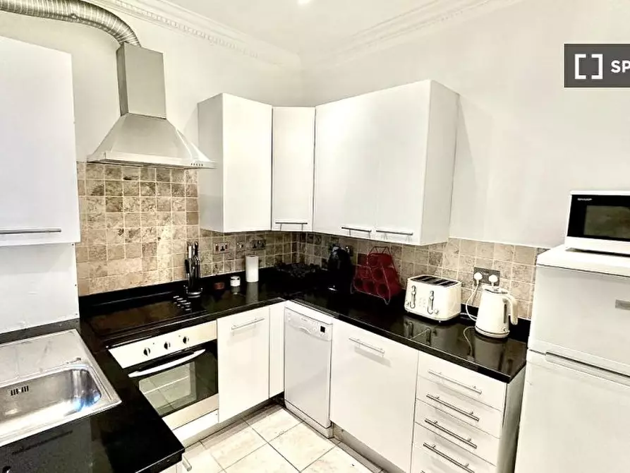 Immagine 13 di Appartamento in affitto  in B Kensington High St a Kensington