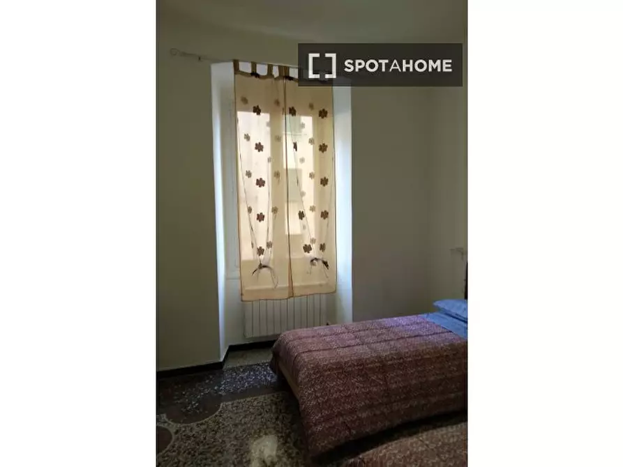 Immagine 17 di Camera condivisa in affitto  in Via Venezia a Genova