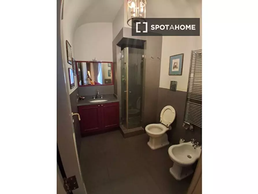 Immagine 18 di Appartamento in affitto  in Via Chiaia a Napoli