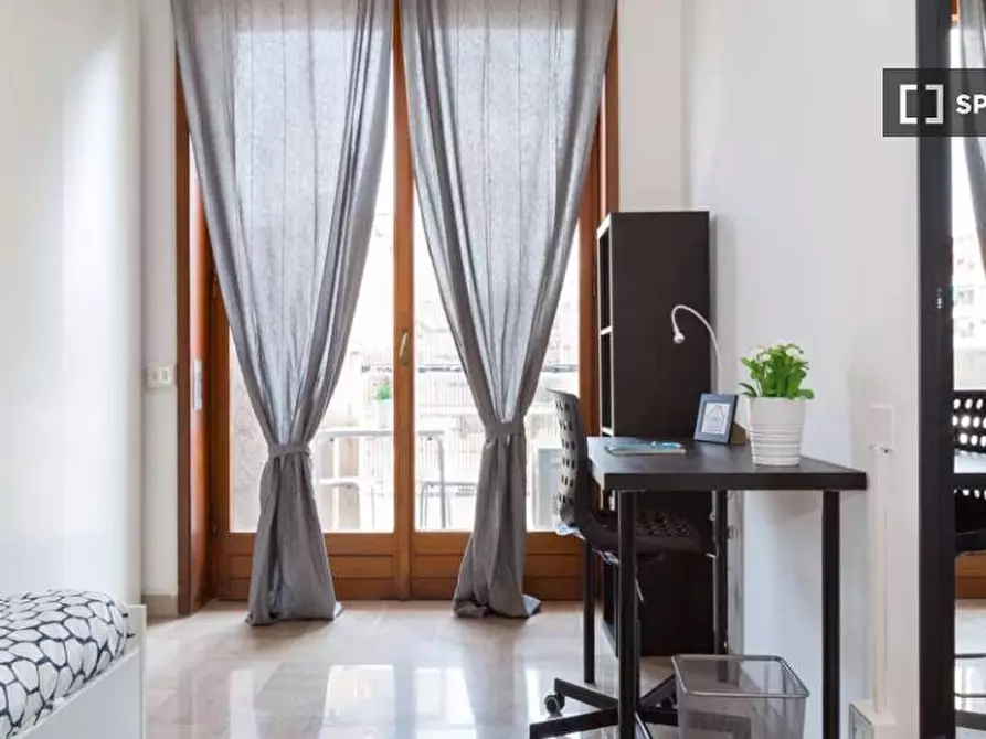 Immagine 5 di Camera condivisa in affitto  in Via Carlo Botta a Milano