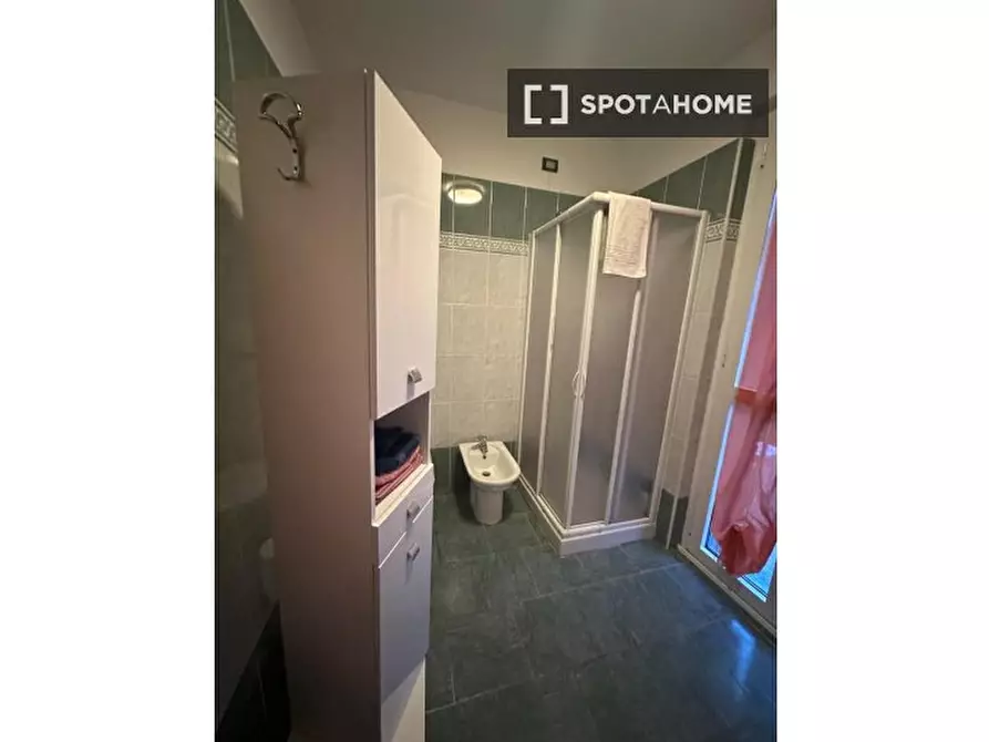 Immagine 4 di Camera condivisa in affitto  in Via delle Querce a Alagna