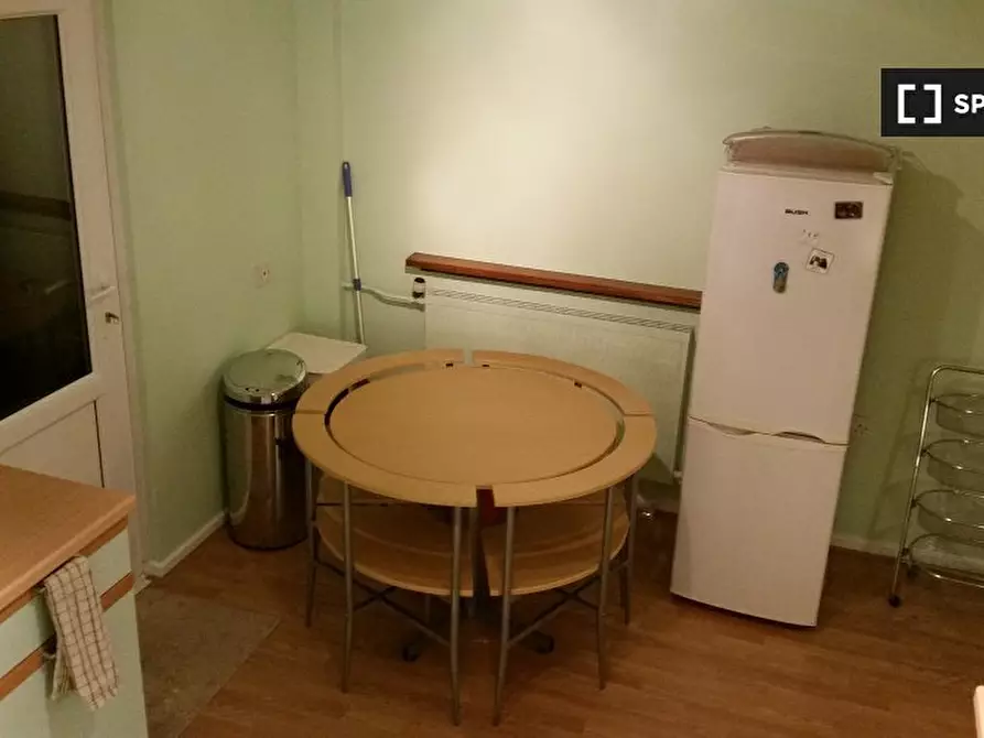 Immagine 4 di Camera condivisa in affitto  in Courtenay Gardens a 