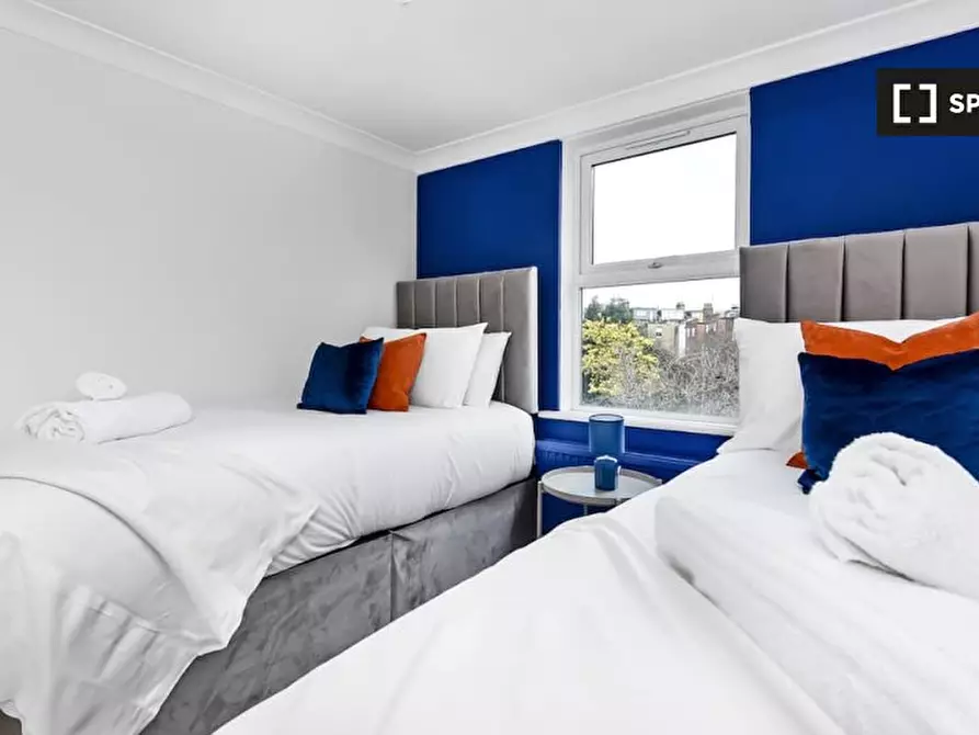 Immagine 6 di Appartamento in affitto  in Flat C Agincourt Road Greater London NW3 2PA a Camden Town