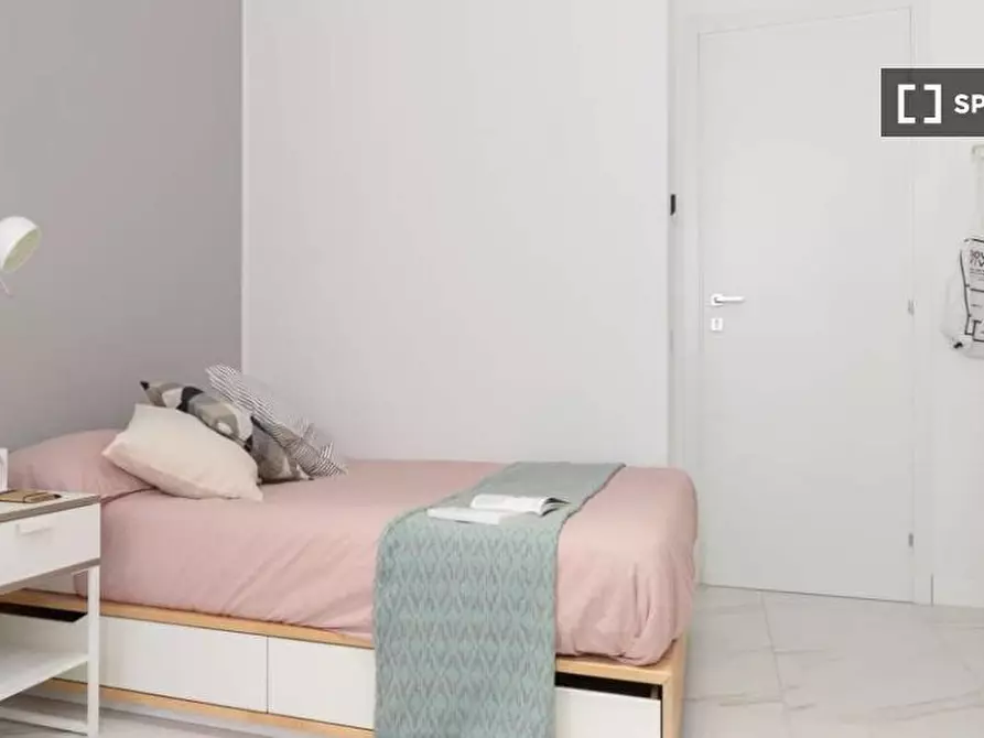 Immagine 3 di Camera condivisa in affitto  in Viale Bligny a Milano