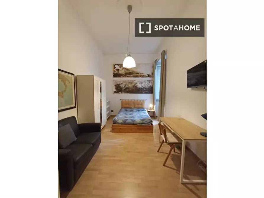 Immagine 13 di Camera condivisa in affitto  in Via Angelo Poliziano a Roma