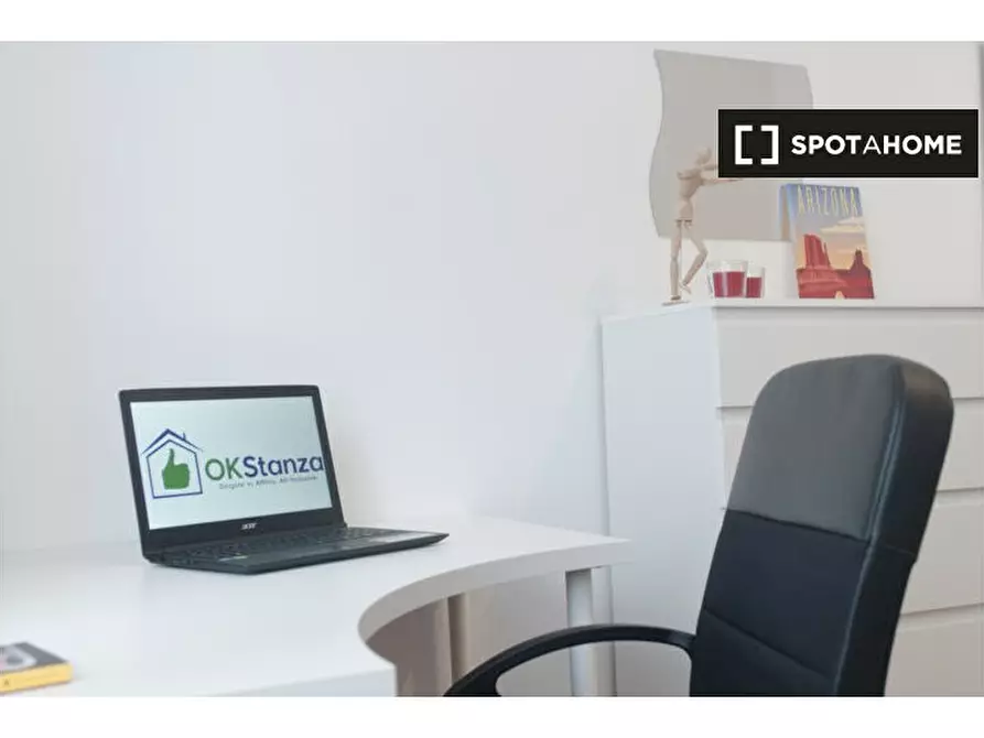 Immagine 2 di Camera condivisa in affitto  in Via Aldo Barbaro a Torino