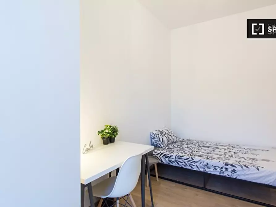 Immagine 3 di Camera condivisa in affitto  in Via Donatello a Milano