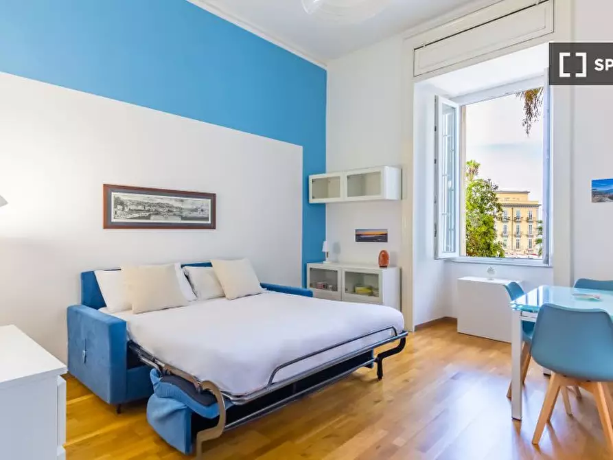 Immagine 4 di Appartamento in affitto  in Piazza San Luigi a Napoli