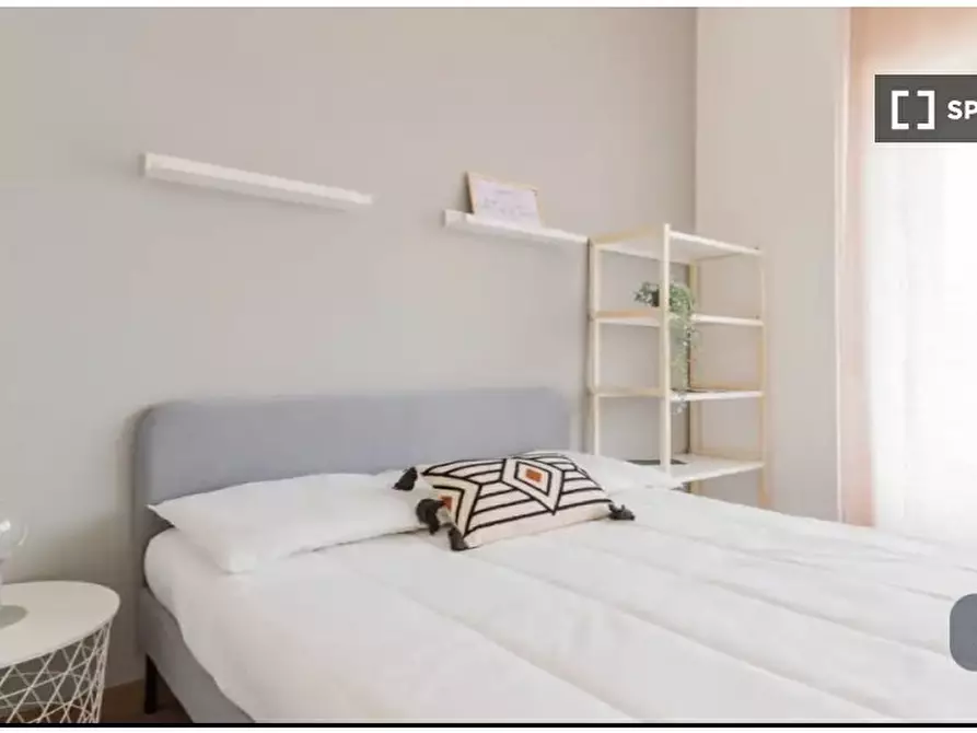 Immagine 5 di Camera condivisa in affitto  in Via Baldo degli Ubaldi a Roma