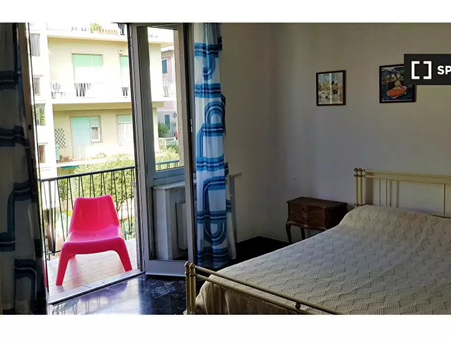 Immagine 4 di Camera condivisa in affitto  in Via Achille Neri a Genova
