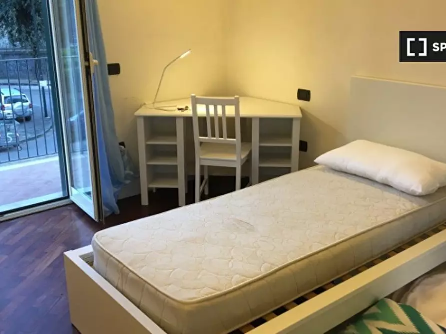 Immagine 9 di Camera condivisa in affitto  in Via Mario Gigante a Napoli