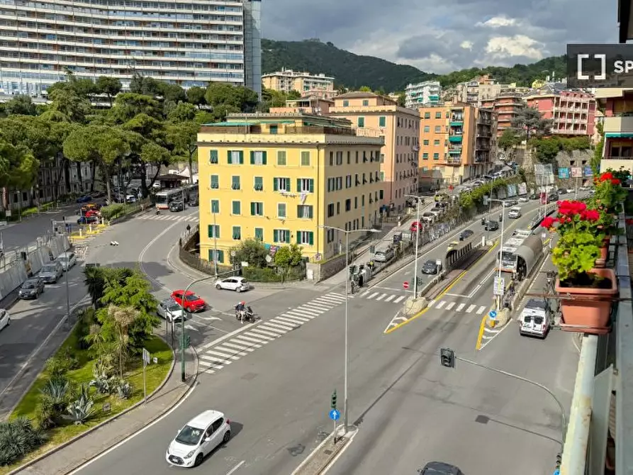 Immagine 5 di Camera condivisa in affitto  in C.so Europa a Genova