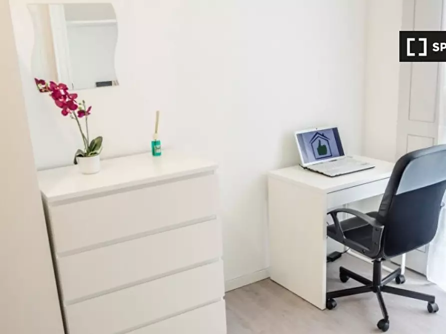 Immagine 1 di Camera condivisa in affitto  in Piazza Emanuele Filiberto a Torino