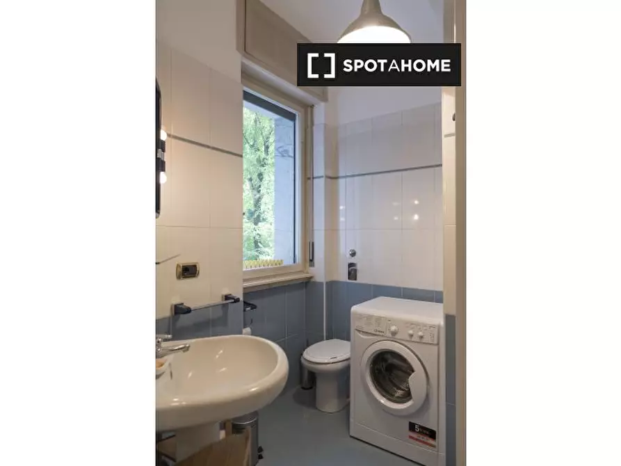 Immagine 14 di Camera condivisa in affitto  in Viale Campania a Milano