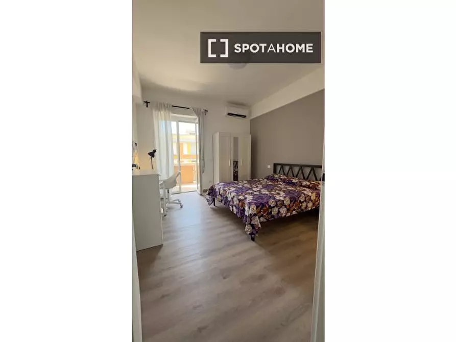 Immagine 2 di Camera condivisa in affitto  in Via Salvatore Pincherle a Roma