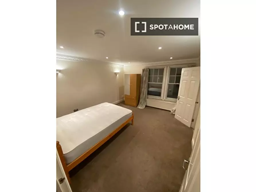 Immagine 9 di Camera condivisa in affitto  in Flat a Greenwich