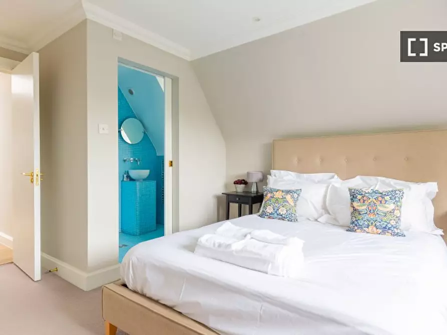 Immagine 4 di Appartamento in affitto  in flat a Kensington