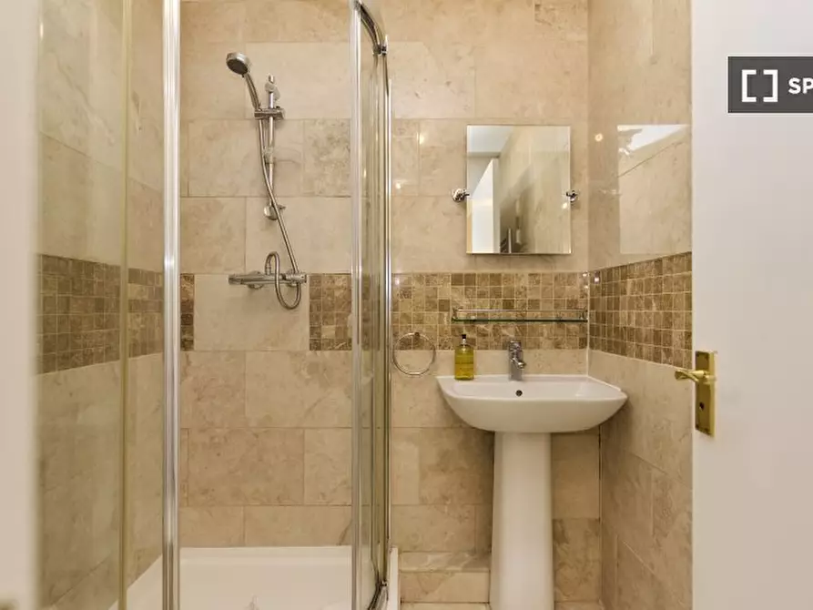 Immagine 15 di Appartamento in affitto  in Brompton Park Cres a Hammersmith