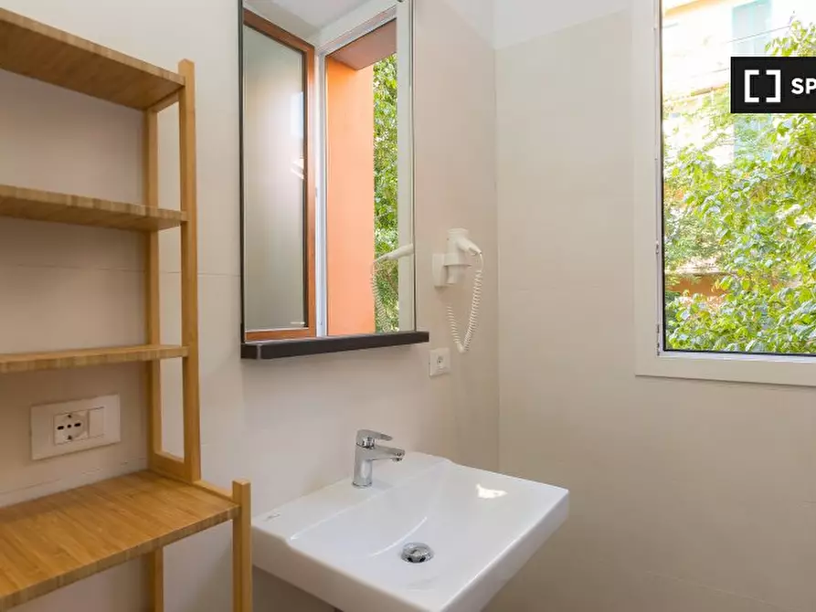 Immagine 6 di Ufficio in affitto  in Via della Marranella a Roma