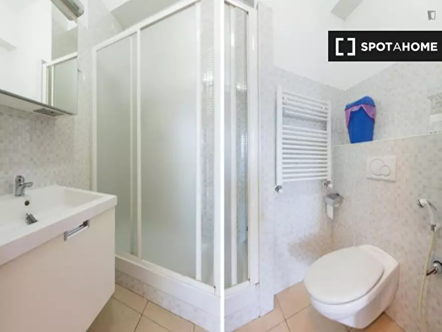 Immagine 5 di Camera condivisa in affitto  in Via Prenestina a Roma