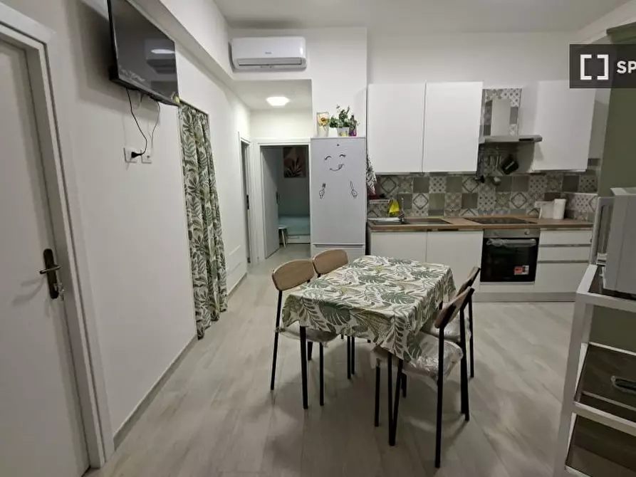 Immagine 7 di Camera condivisa in affitto  in Via Publio Valerio a Roma