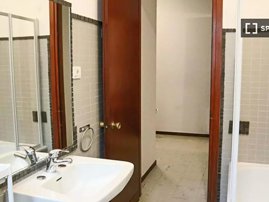 Immagine 15 di Camera condivisa in affitto  in Via tigellio a Cagliari