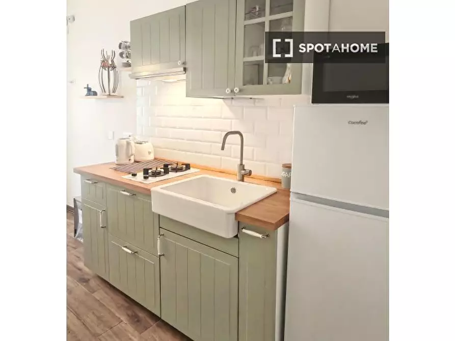 Immagine 11 di Appartamento in affitto  in Via Cairano a Roma
