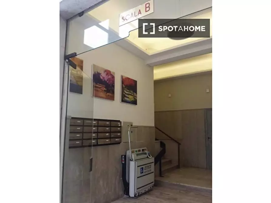 Immagine 16 di Camera condivisa in affitto  in Via Bernardo Cavallino a Napoli