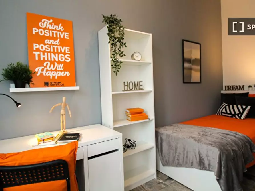 Immagine 1 di Camera condivisa in affitto  in Laura Bassi Veratti a Bologna