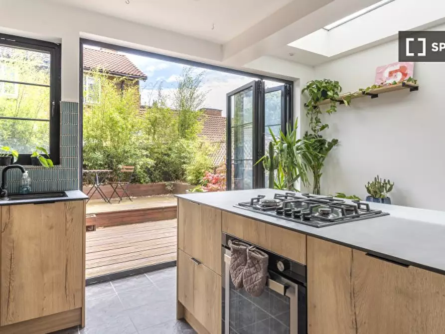 Immagine 8 di Appartamento in affitto  in Station Cres a Tottenham