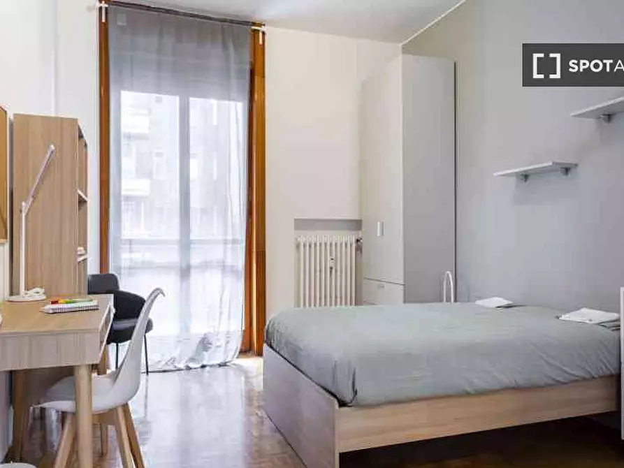 Immagine 1 di Camera condivisa in affitto  in Via Piccinni a Milano