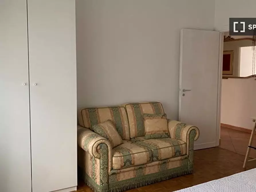 Immagine 2 di Camera condivisa in affitto  in Via dell'Impruneta a Roma