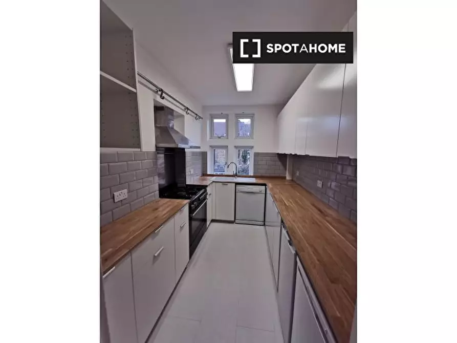 Immagine 1 di Appartamento in affitto  in Hazelbourne Rd a Wandsworth