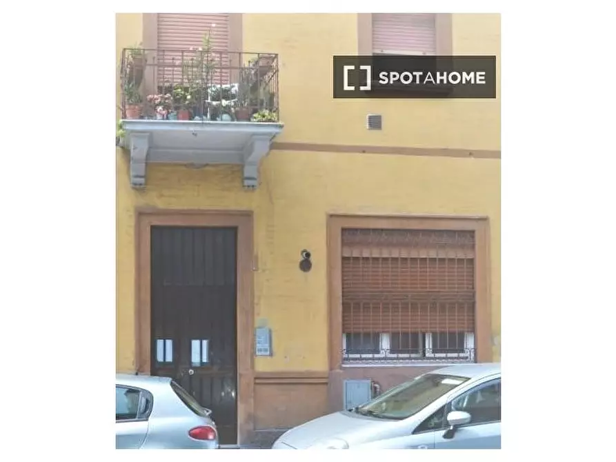 Immagine 17 di Camera condivisa in affitto  in Via Monte S. Michele a Sesto San Giovanni