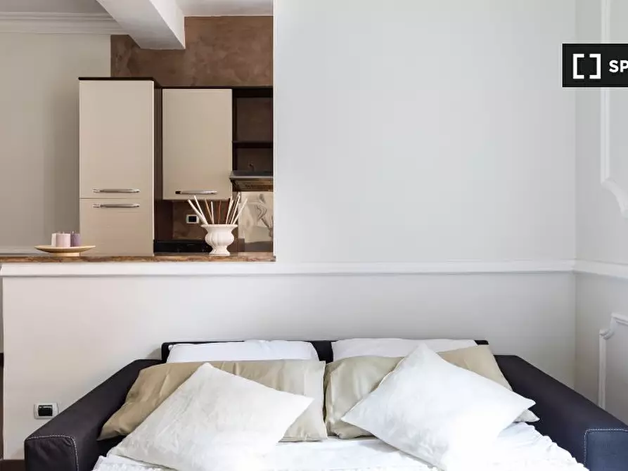 Immagine 7 di Appartamento in affitto  in Via del Gambero a Roma