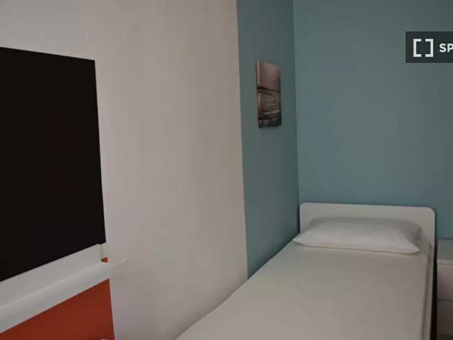 Immagine 4 di Camera condivisa in affitto  in Rocca D'anfo a Brescia