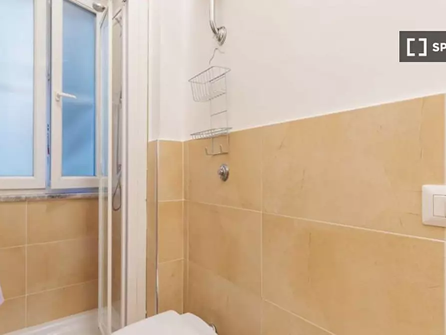 Immagine 12 di Camera condivisa in affitto  in Via Benaco a Roma