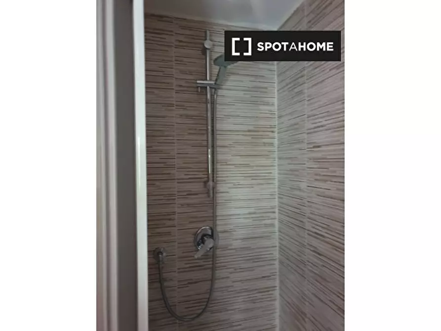 Immagine 10 di Ufficio in affitto  in Via Fratelli Bronzetti a Milano