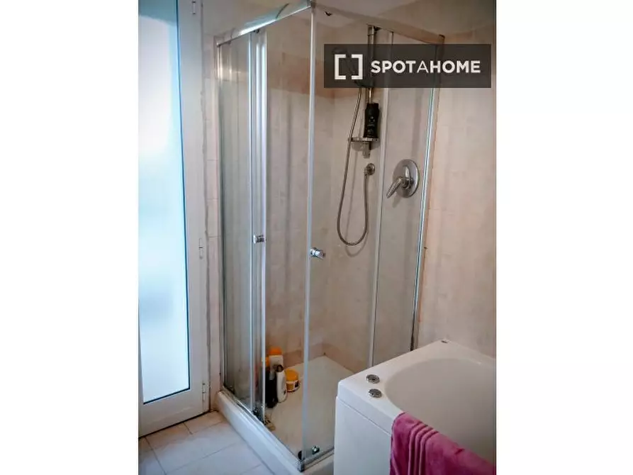 Immagine 17 di Camera condivisa in affitto  in Via della Libera Professione a Bologna