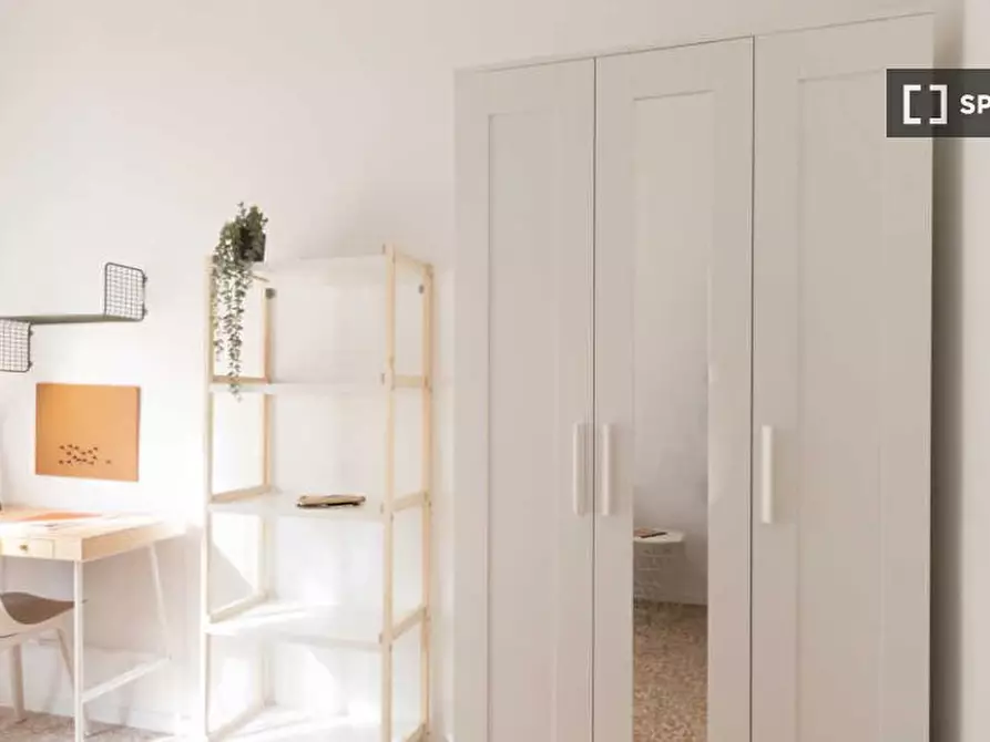 Immagine 3 di Camera condivisa in affitto  in Viale Carlo Espinasse Milan a Milano