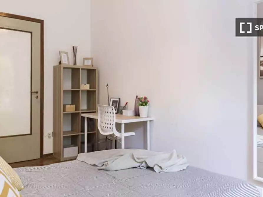 Immagine 1 di Camera condivisa in affitto  in Via dei Pioppi Milan a Buccinasco