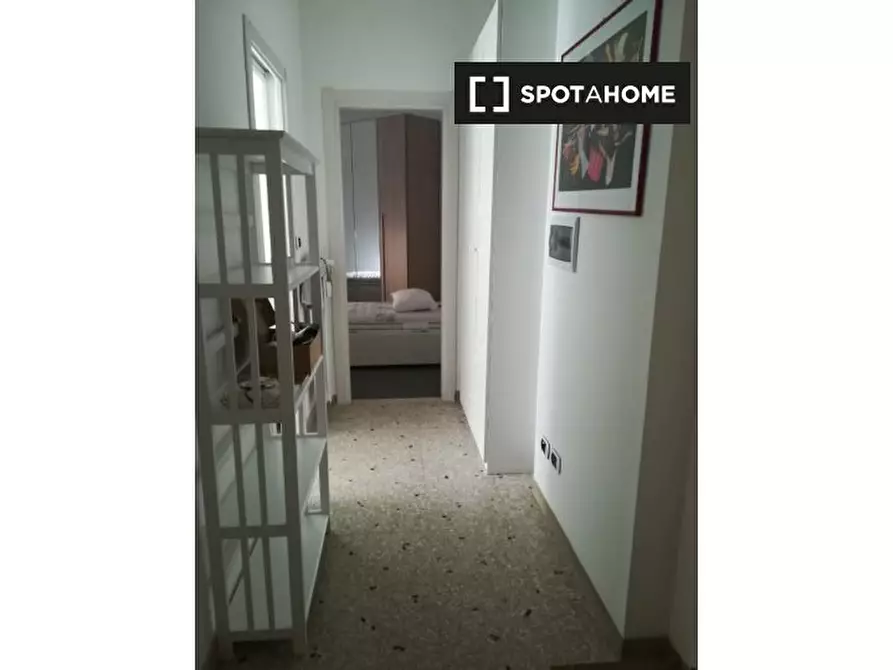 Immagine 7 di Camera condivisa in affitto  in Via Flavio Stilicone a Roma