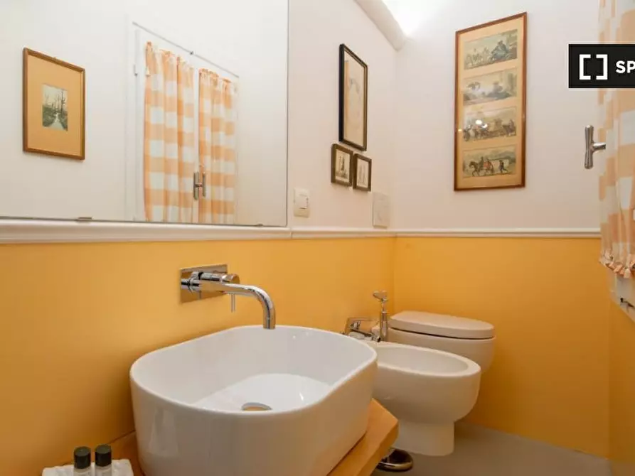 Immagine 10 di Appartamento in affitto  in Via S. Zanobi a Firenze