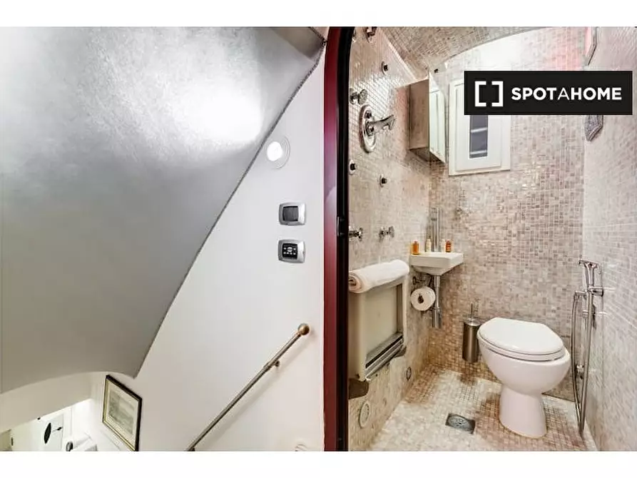 Immagine 12 di Appartamento in affitto  in Vicolo dei Soldati a Roma