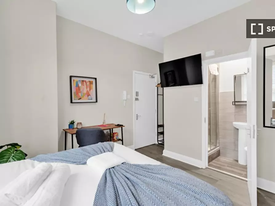 Immagine 6 di Ufficio in affitto  in flat a Tottenham