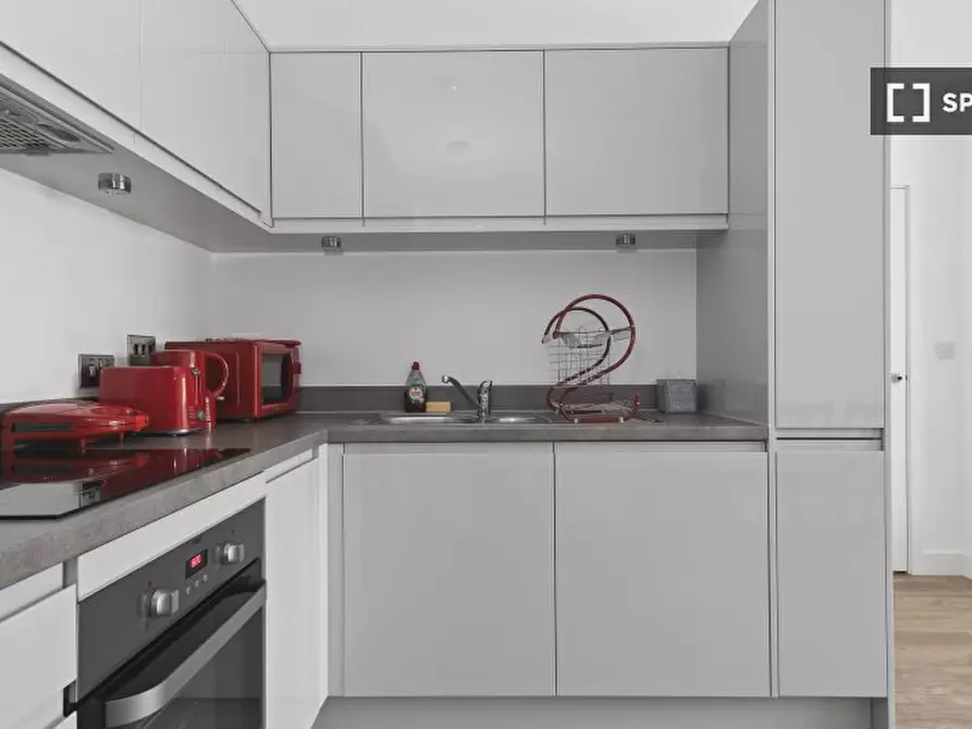 Immagine 13 di Appartamento in affitto  in Lakeside Dr a Brent