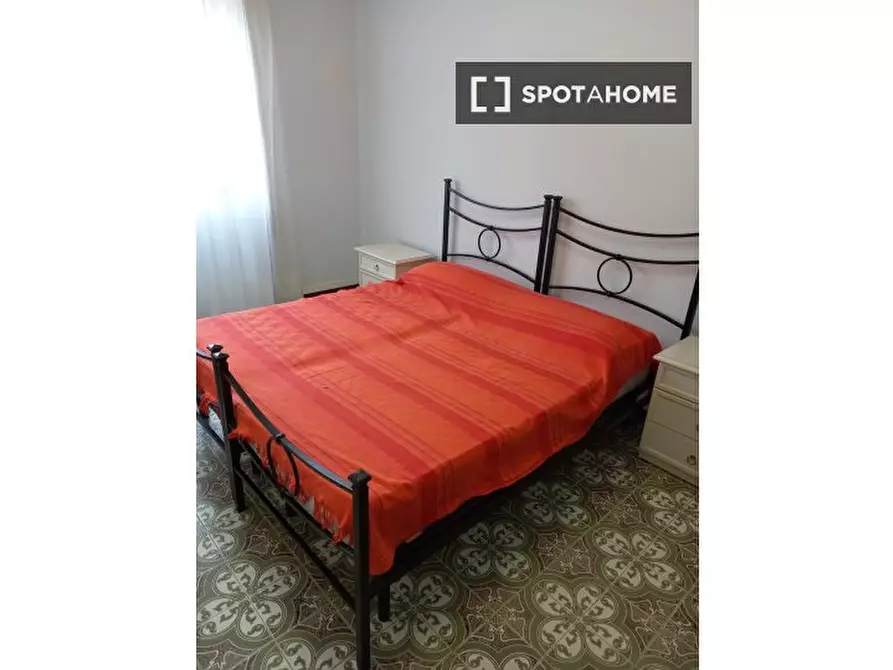 Immagine 2 di Camera condivisa in affitto  in Via Siria a Roma