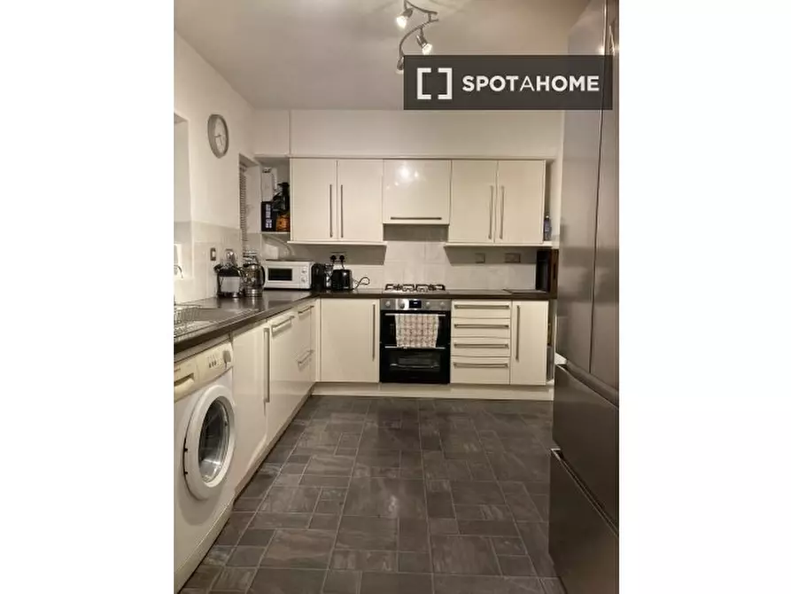 Immagine 5 di Appartamento in affitto  in Staveley Gardens a Hounslow